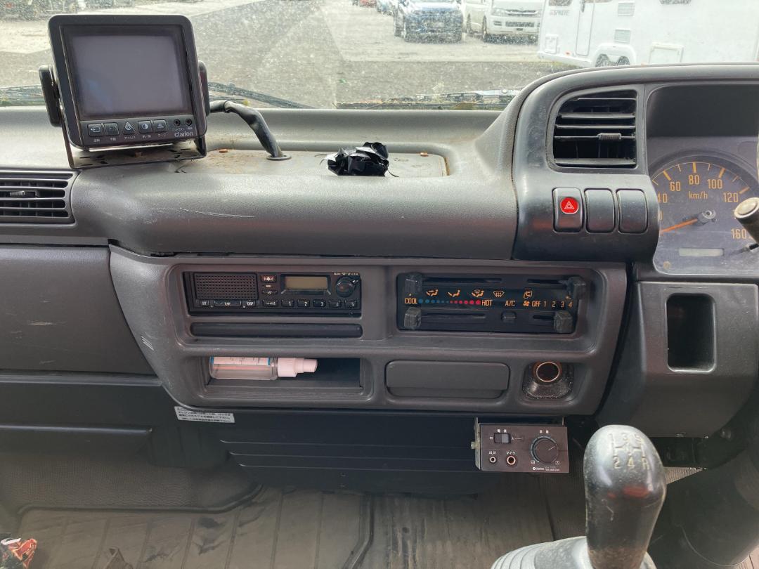 Photo '15' of Isuzu ELF Curtainsider Photo '15' of Isuzu ELF Curtainsider