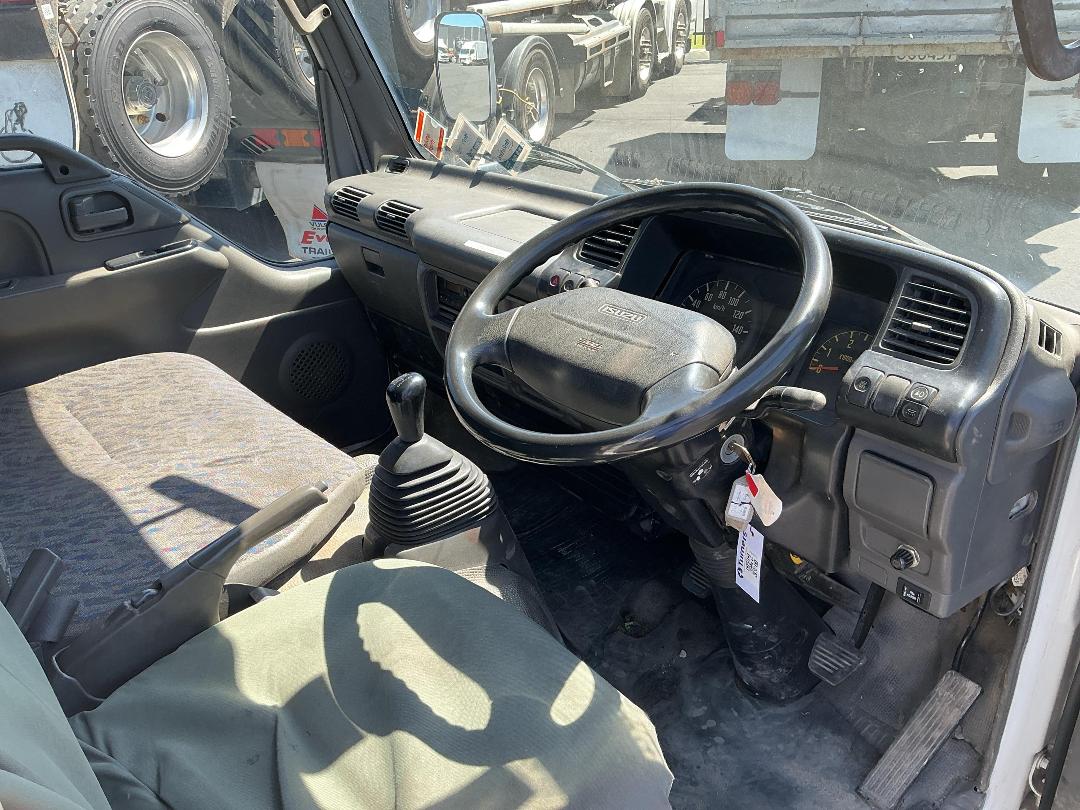 Photo '11' of Isuzu ELF NKR66 Double Cab - Flat Deck Photo '11' of Isuzu ELF NKR66 Double Cab - Flat Deck