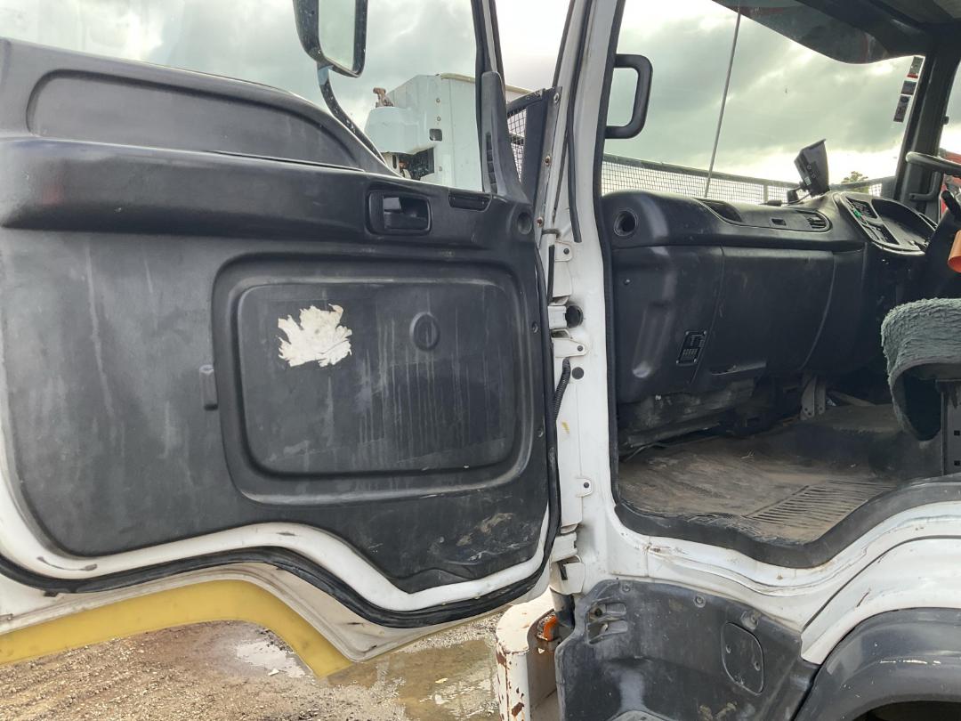 Photo '25' of Isuzu F Series FVR800T Cab Chassis/Crane