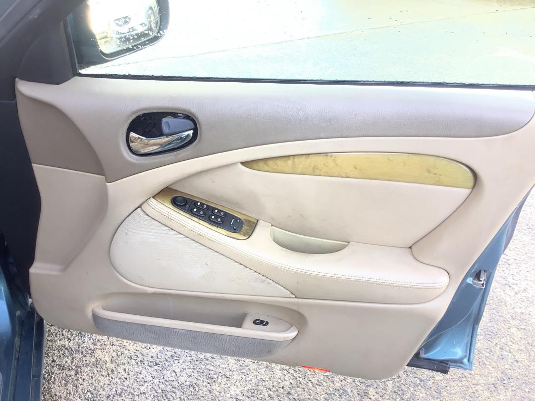 Photo '15' of Jaguar S-Type Photo '15' of Jaguar S-Type