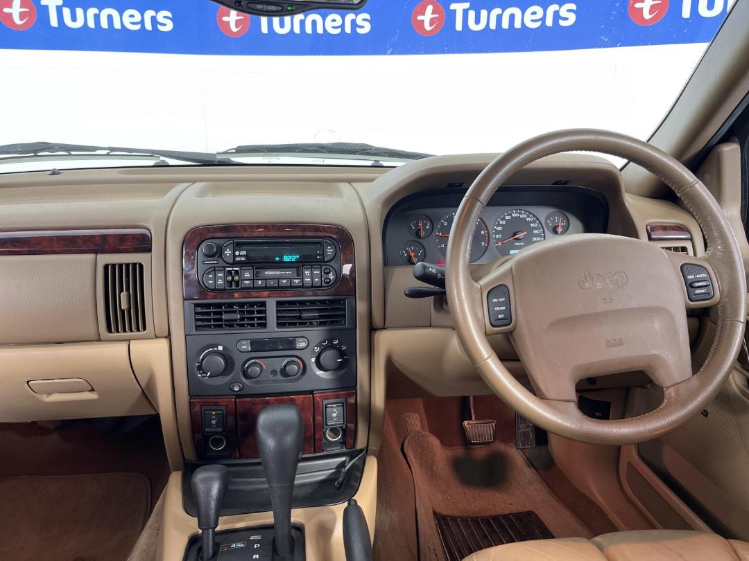 Photo '17' of Jeep Grand Cherokee