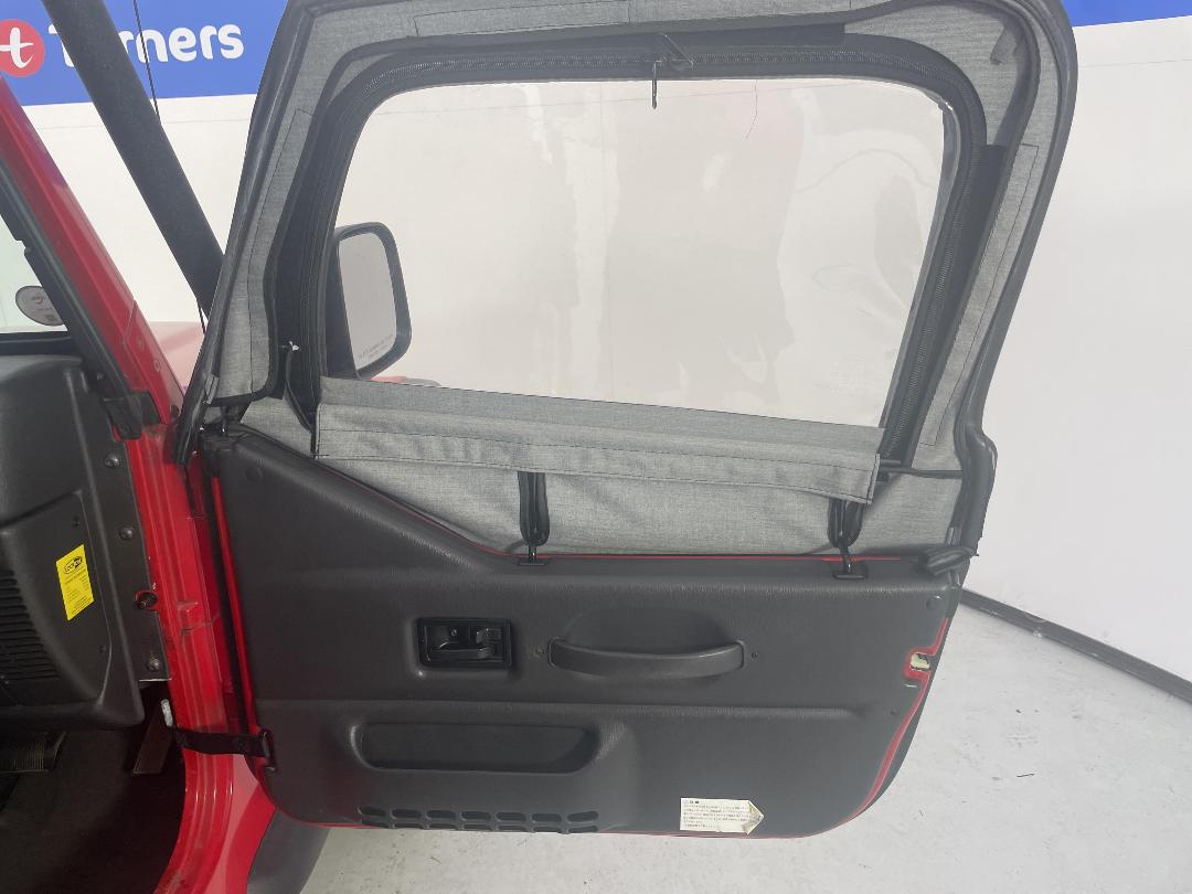 Photo '15' of Jeep Wrangler Photo '15' of Jeep Wrangler