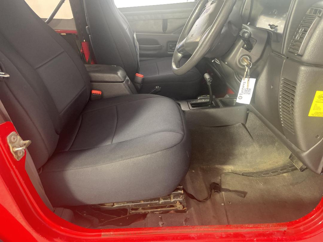 Photo '16' of Jeep Wrangler Photo '16' of Jeep Wrangler