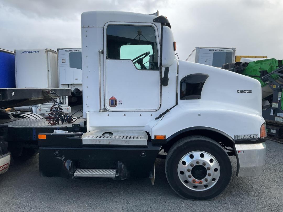 Photo '3' of Kenworth T401 Tractor Unit