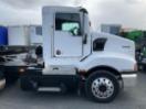 Thumbnail '3' of Kenworth T401 Tractor Unit