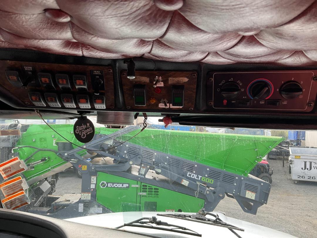 Photo '16' of Kenworth T401 Tractor Unit