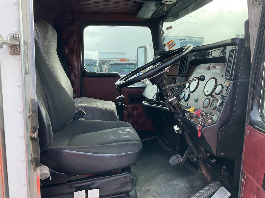 Photo '12' of Kenworth T401 Tractor Unit