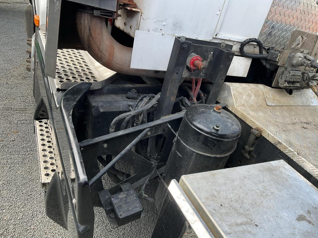 Photo '21' of Kenworth T401 Tractor Unit