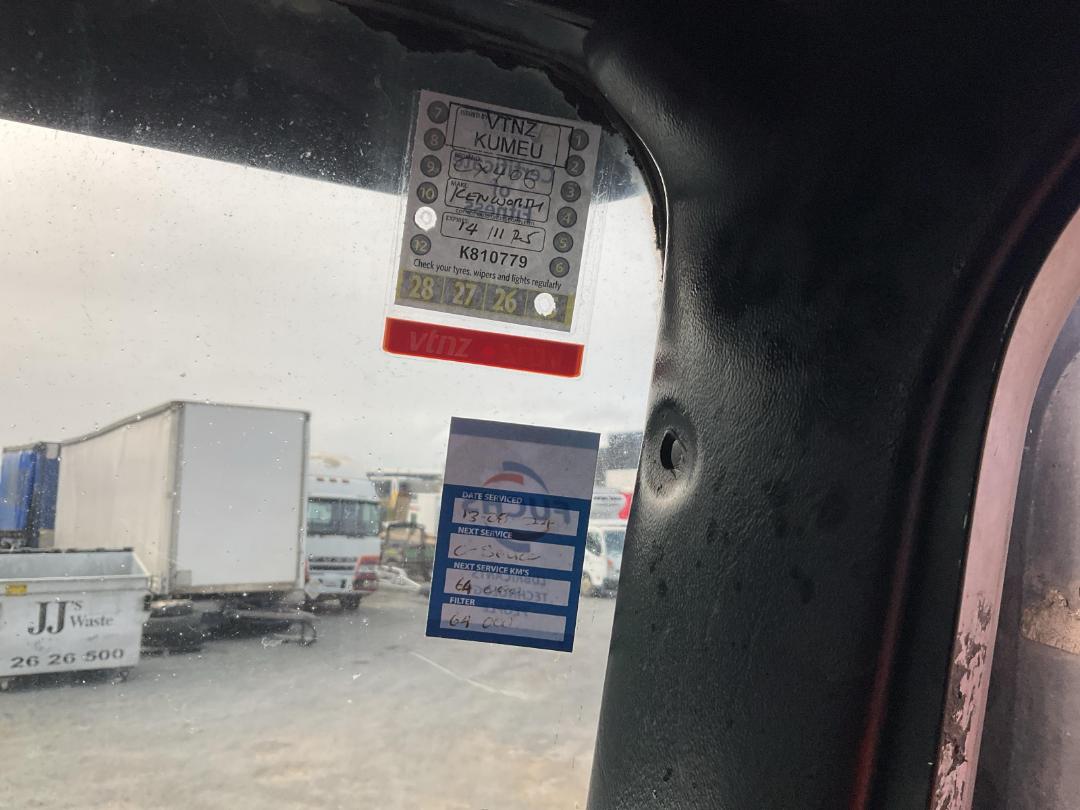 Photo '28' of Kenworth T401 Tractor Unit