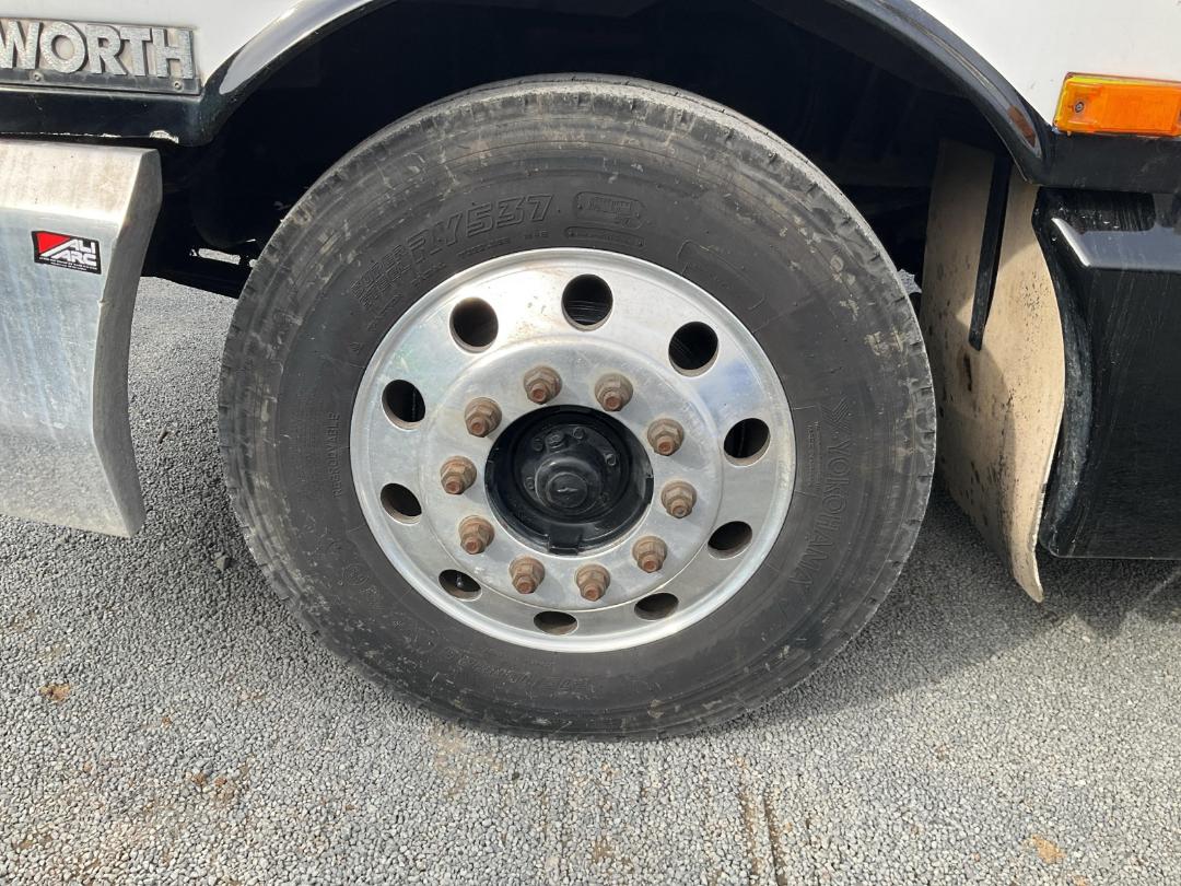 Photo '38' of Kenworth T401 Tractor Unit