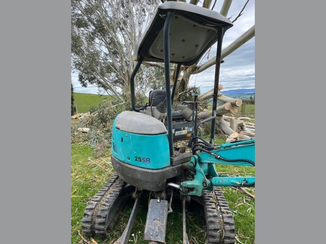 Photo '11' of Kobelco SR25 Excavator