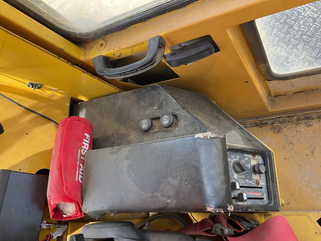 Photo '18' of Komatsu WF450 Roller Photo '18' of Komatsu WF450 Roller