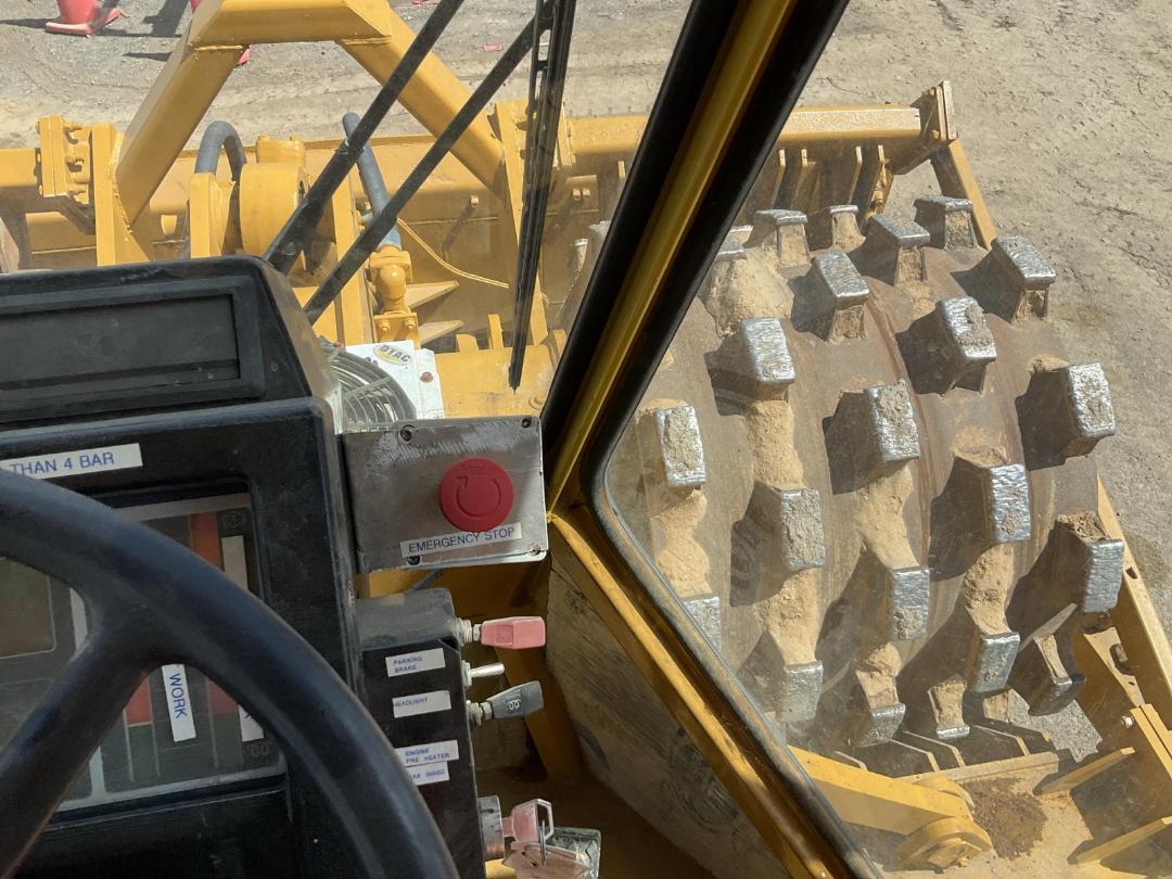 Photo '17' of Komatsu WF450 Roller Photo '17' of Komatsu WF450 Roller