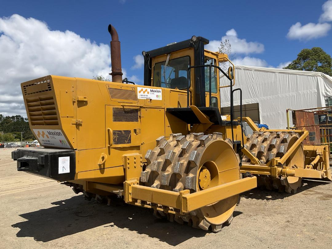 Photo '4' of Komatsu WF450 Roller Photo '4' of Komatsu WF450 Roller