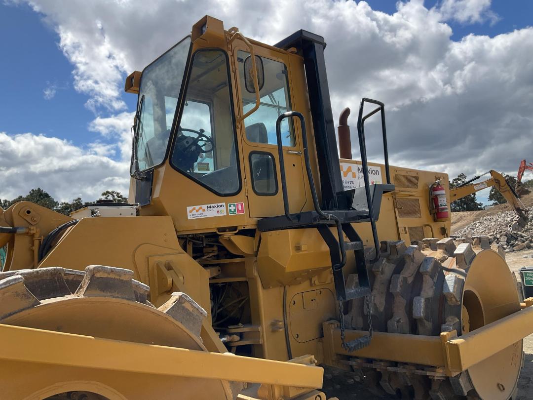 Photo '21' of Komatsu WF450 Roller Photo '21' of Komatsu WF450 Roller