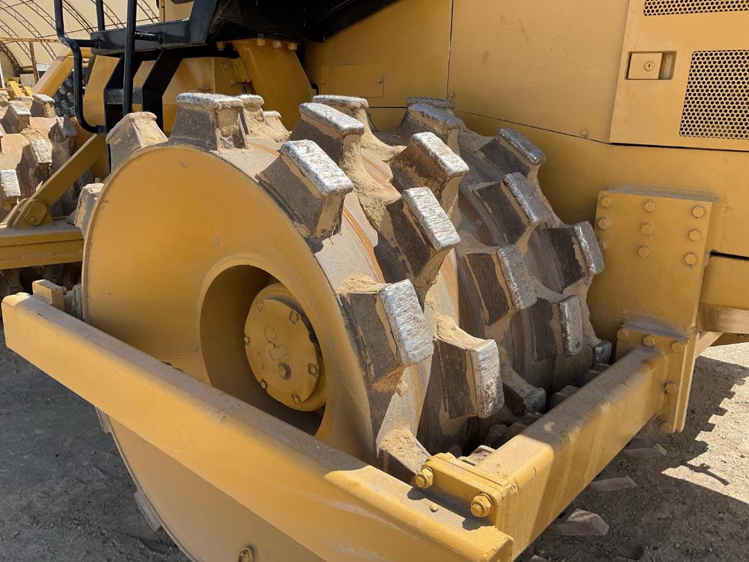 Photo '38' of Komatsu WF450 Roller Photo '38' of Komatsu WF450 Roller