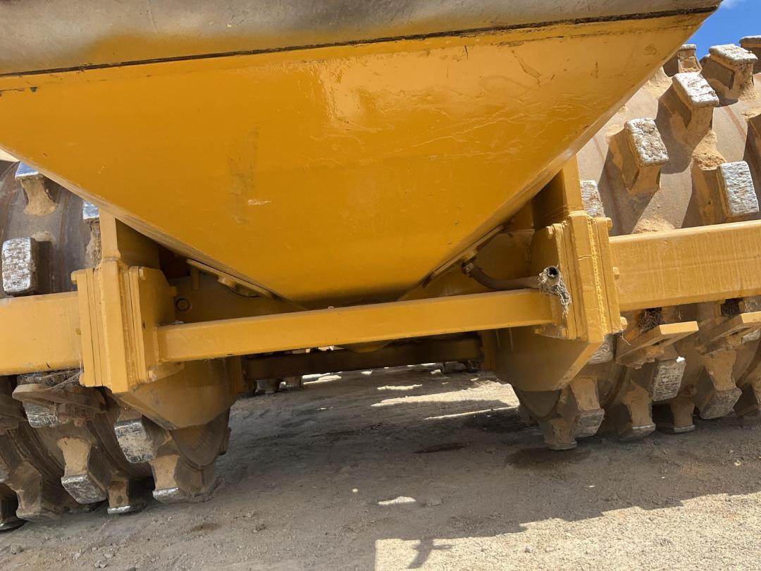 Photo '28' of Komatsu WF450 Roller Photo '28' of Komatsu WF450 Roller