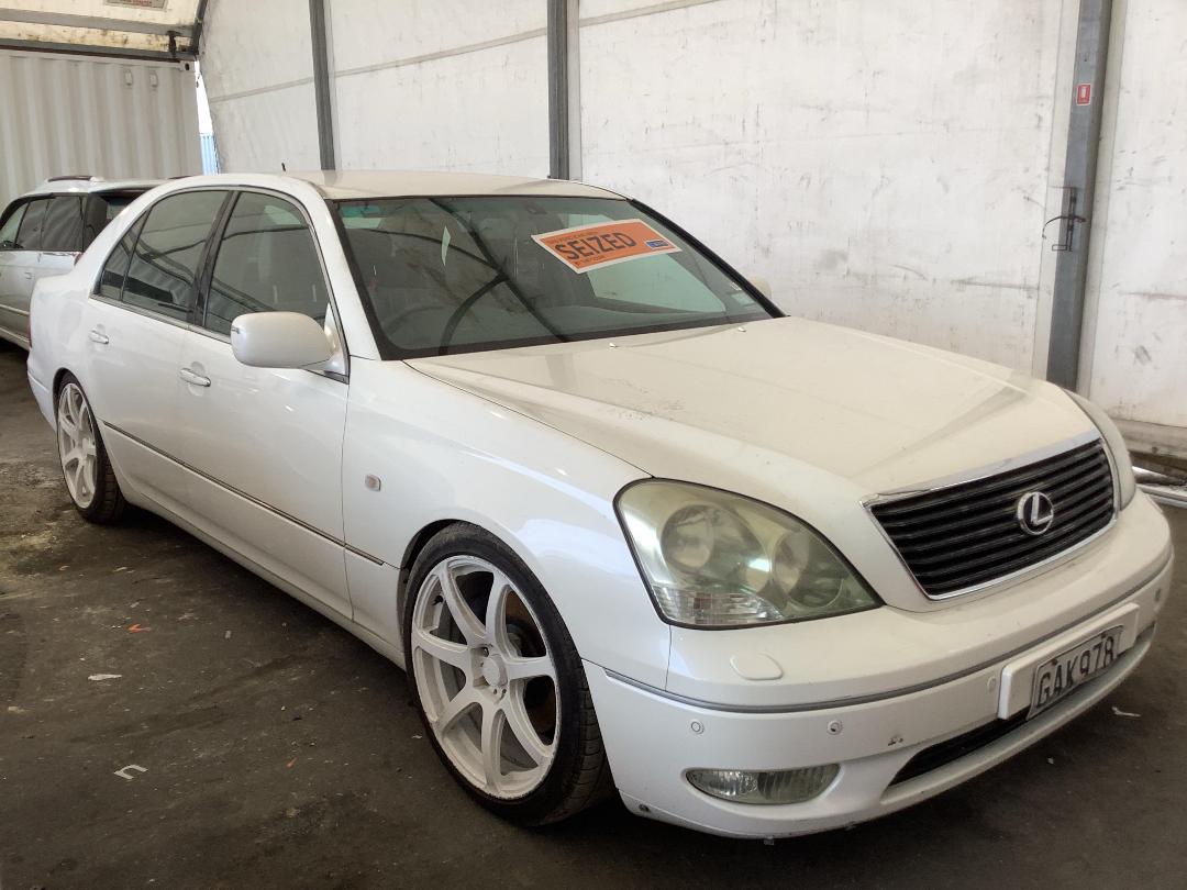 Photo '2' of Lexus LS430