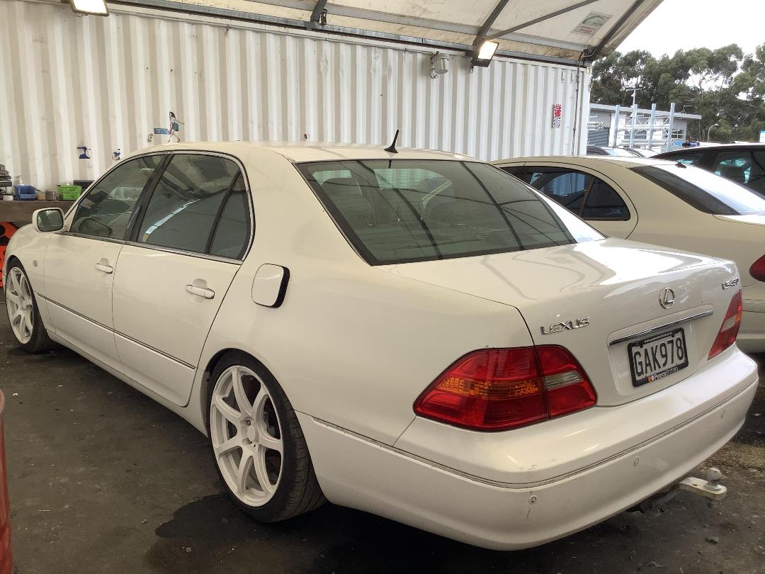 Photo '4' of Lexus LS430