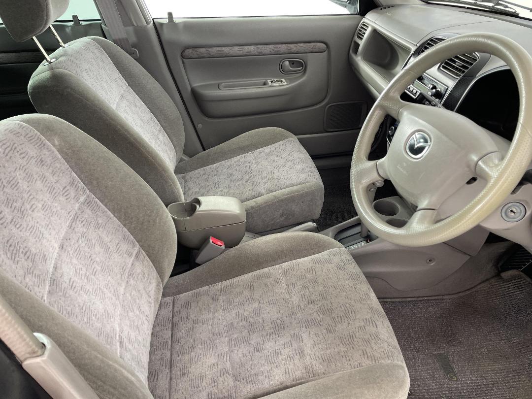 Photo '16' of Mazda Demio Photo '16' of Mazda Demio