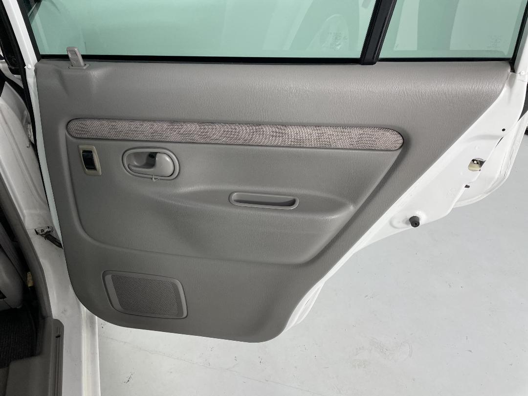 Photo '19' of Mazda Demio Photo '19' of Mazda Demio