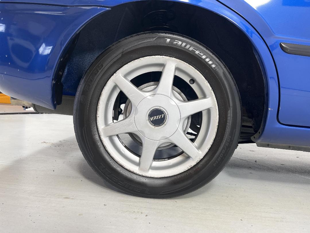 Photo '12' of Mazda Familia Photo '12' of Mazda Familia