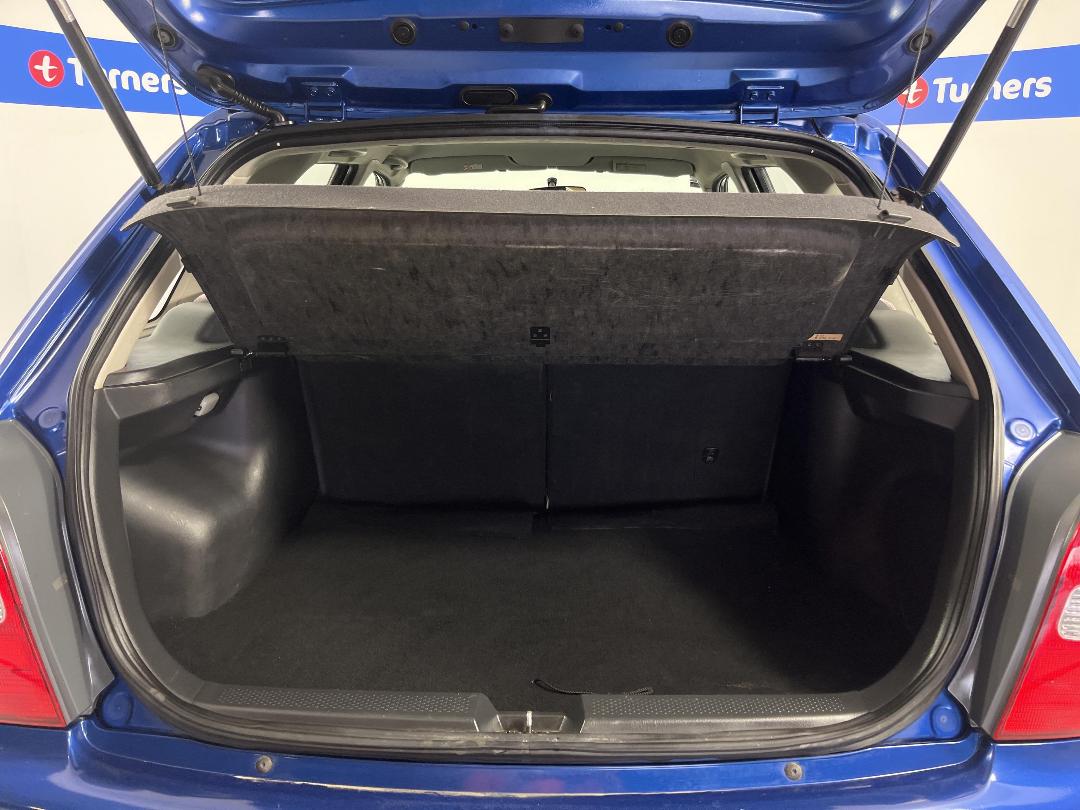 Photo '14' of Mazda Familia Photo '14' of Mazda Familia