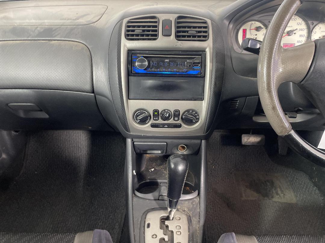 Photo '18' of Mazda Familia