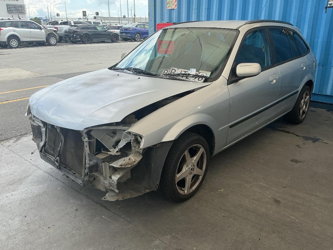 Photo '8' of Mazda Familia