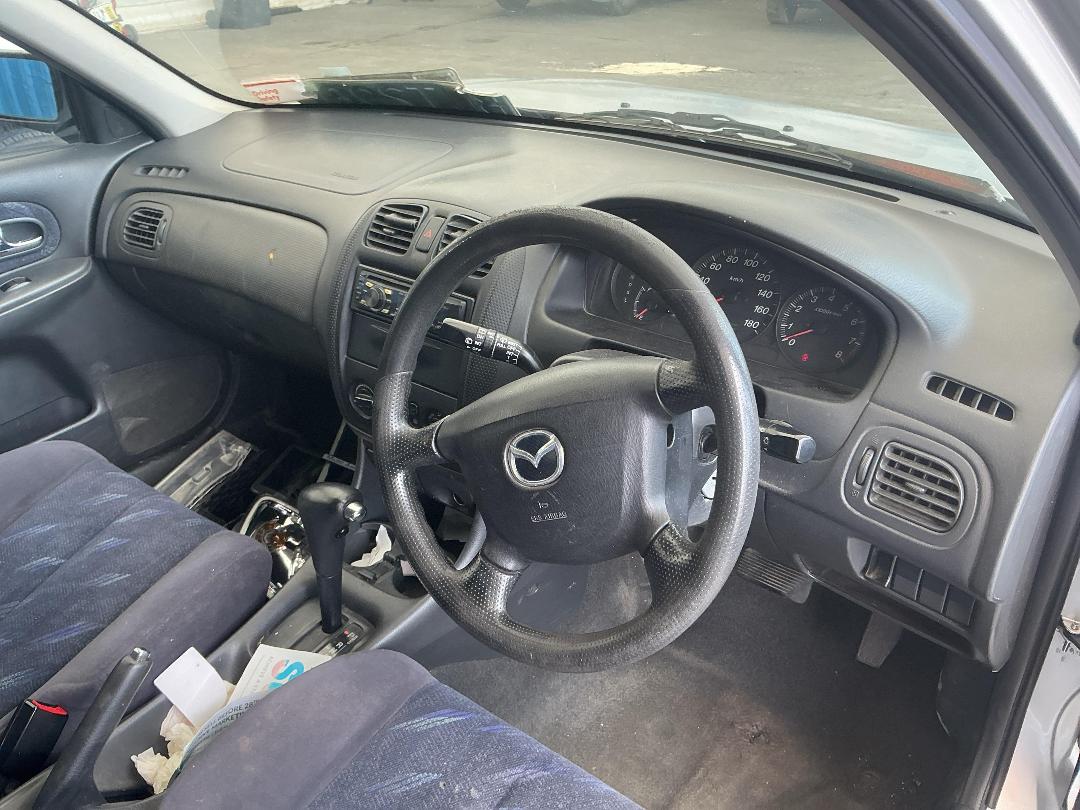 Photo '23' of Mazda Familia