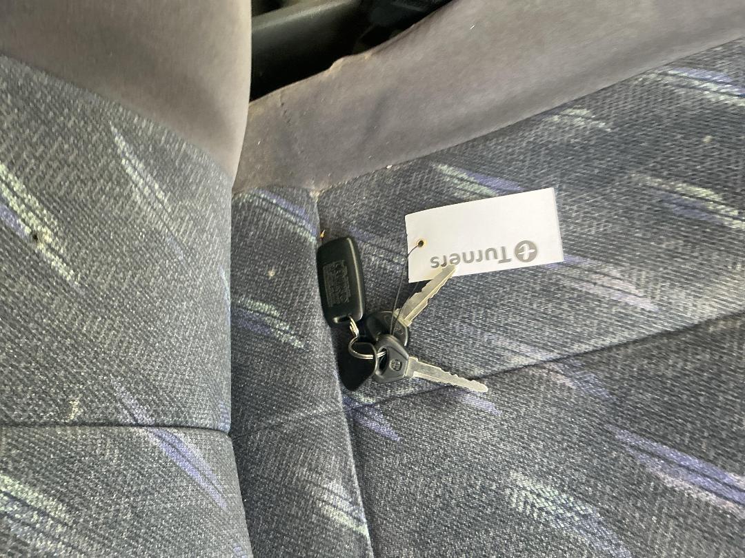 Photo '24' of Mazda Familia