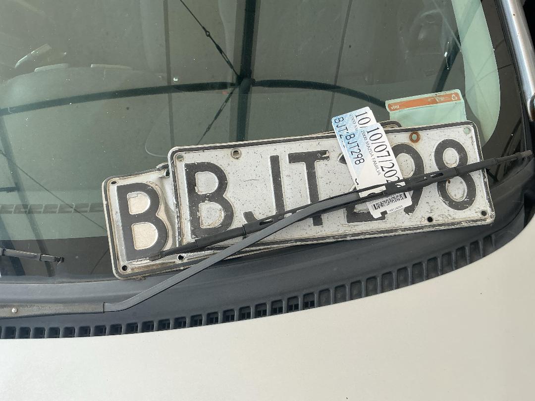 Photo '30' of Mazda Familia