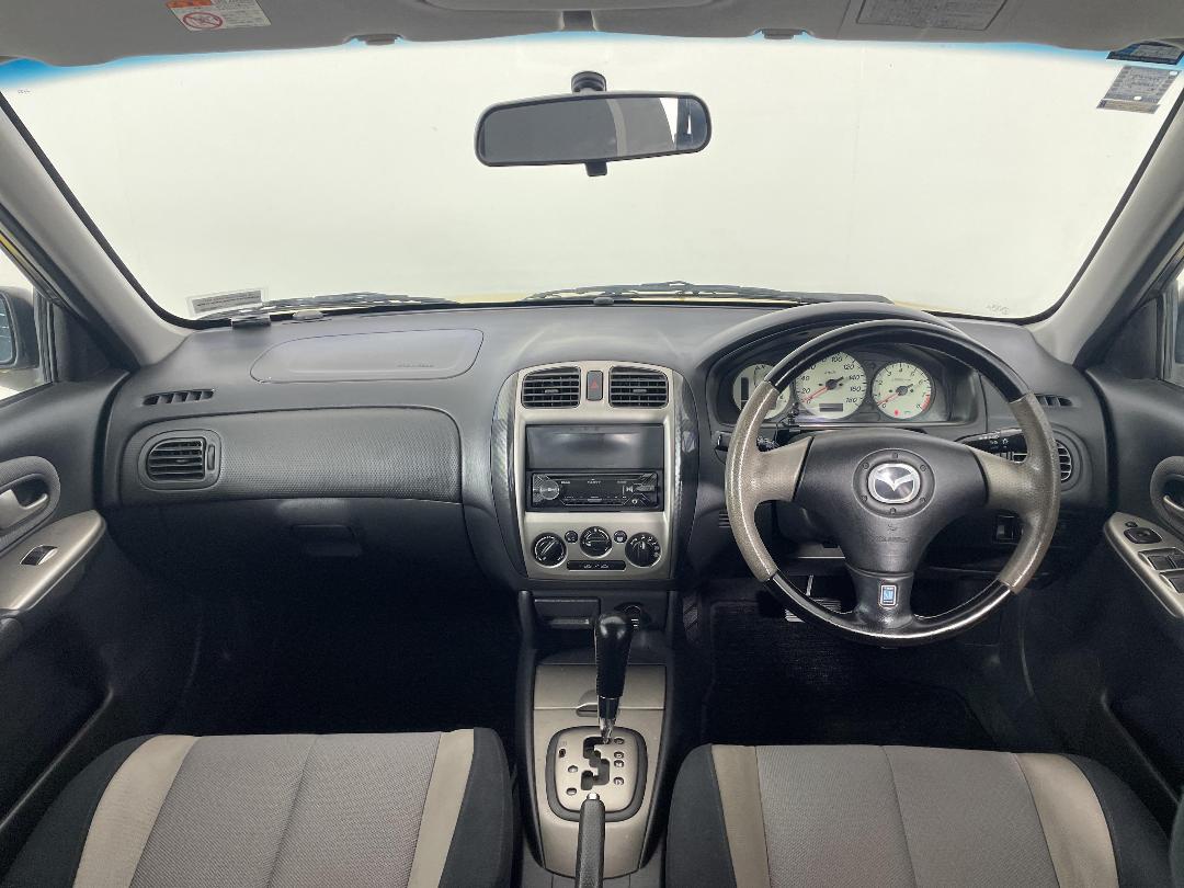 Photo '17' of Mazda Familia