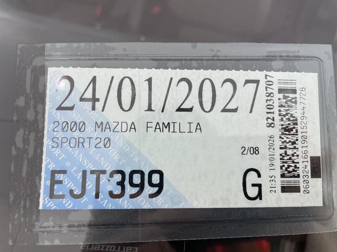 Photo '24' of Mazda Familia