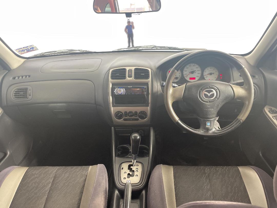 Photo '17' of Mazda Familia