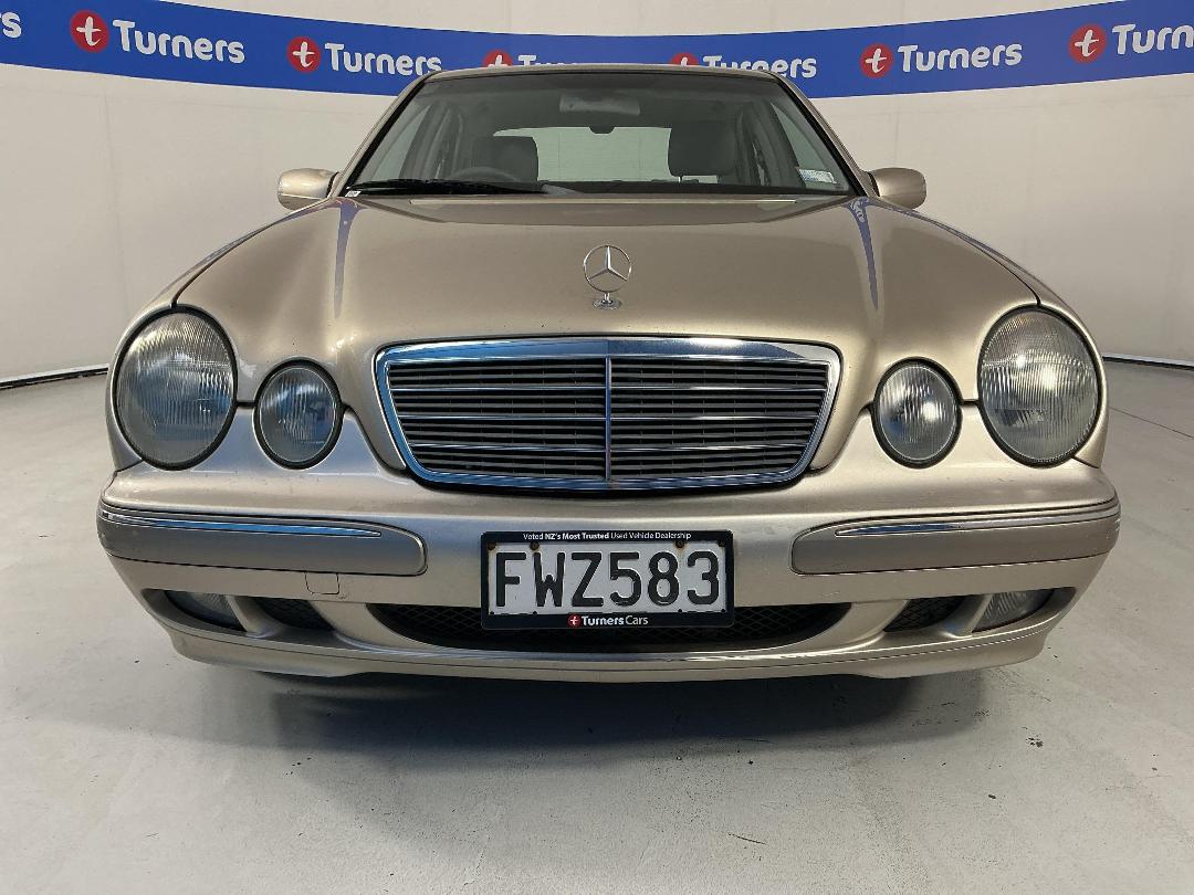 Photo '2' of Mercedes-Benz E280 Photo '2' of Mercedes-Benz E280