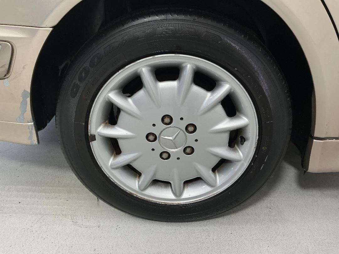 Photo '12' of Mercedes-Benz E280 Photo '12' of Mercedes-Benz E280