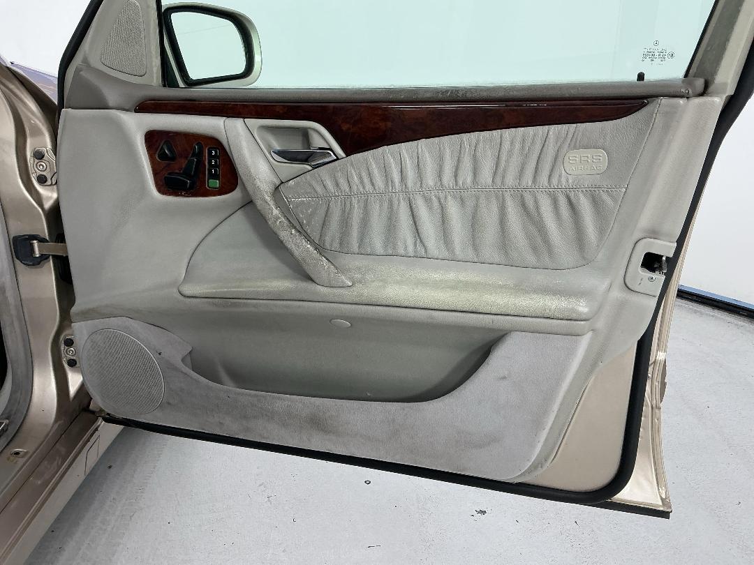 Photo '15' of Mercedes-Benz E280 Photo '15' of Mercedes-Benz E280