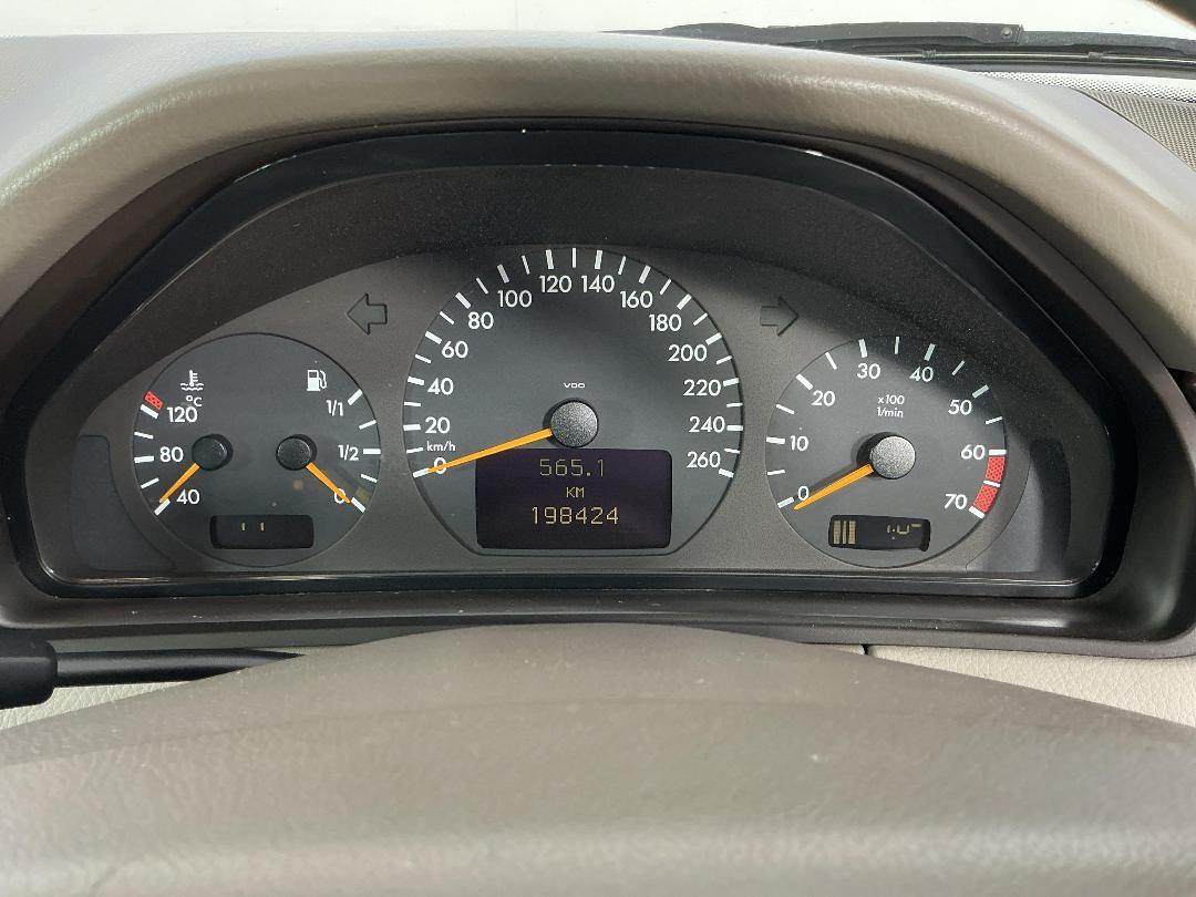 Photo '21' of Mercedes-Benz E280 Photo '21' of Mercedes-Benz E280