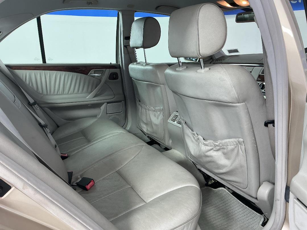 Photo '20' of Mercedes-Benz E280 Photo '20' of Mercedes-Benz E280