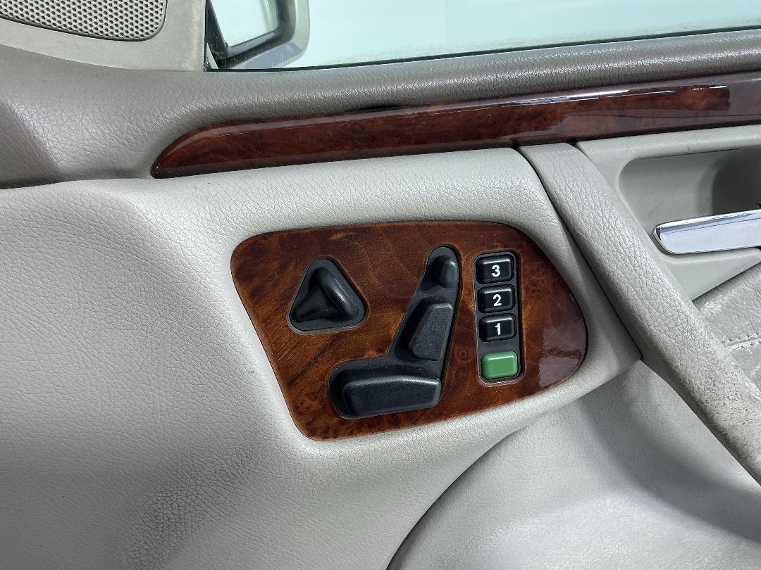 Photo '26' of Mercedes-Benz E280 Photo '26' of Mercedes-Benz E280