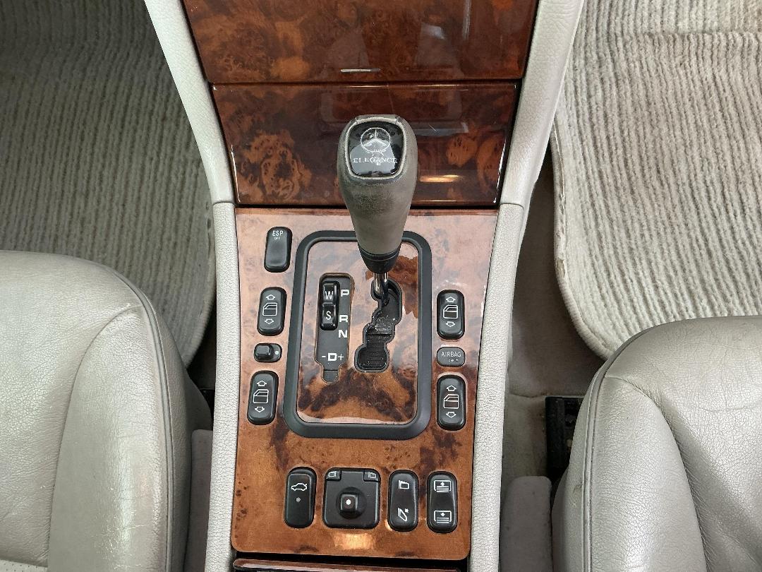 Photo '23' of Mercedes-Benz E280 Photo '23' of Mercedes-Benz E280