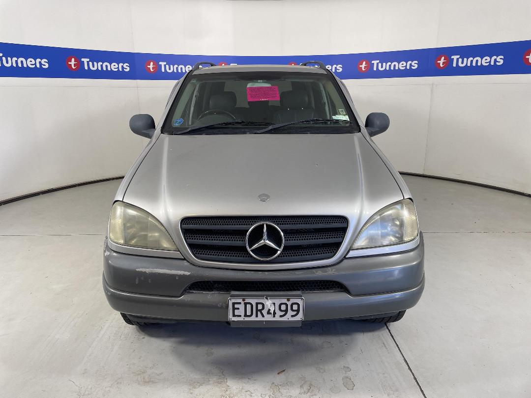 Photo '2' of Mercedes-Benz ML320 Photo '2' of Mercedes-Benz ML320