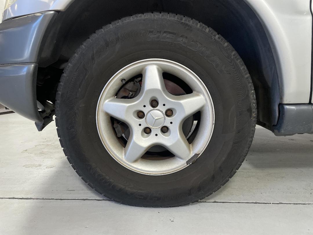 Photo '8' of Mercedes-Benz ML320 Photo '8' of Mercedes-Benz ML320