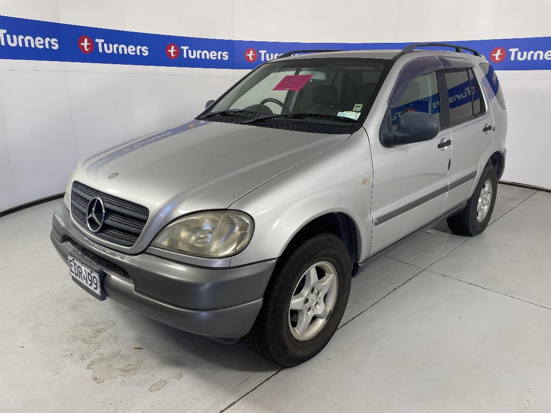 Photo '3' of Mercedes-Benz ML320 Photo '3' of Mercedes-Benz ML320