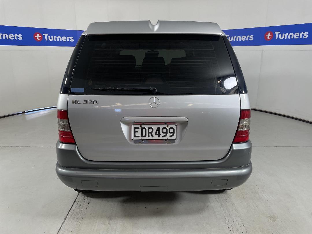 Photo '5' of Mercedes-Benz ML320 Photo '5' of Mercedes-Benz ML320