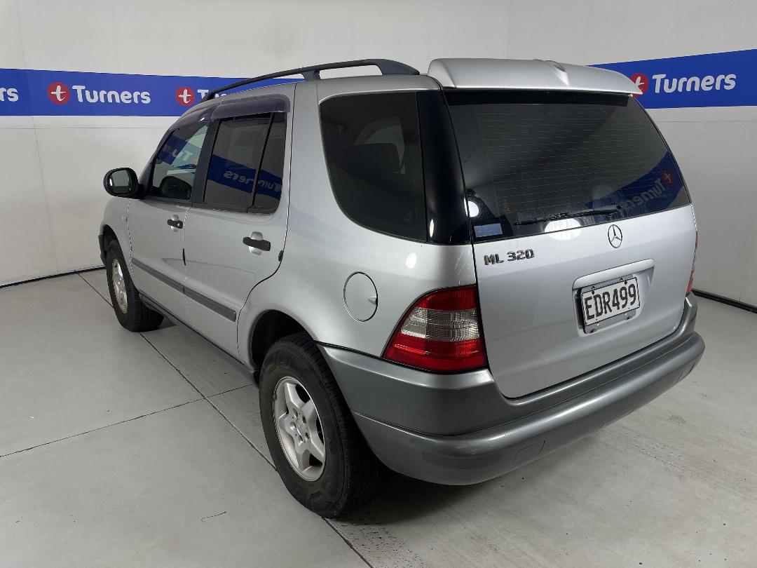 Photo '4' of Mercedes-Benz ML320 Photo '4' of Mercedes-Benz ML320