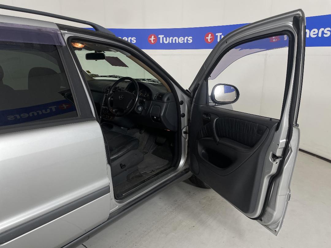 Photo '13' of Mercedes-Benz ML320 Photo '13' of Mercedes-Benz ML320