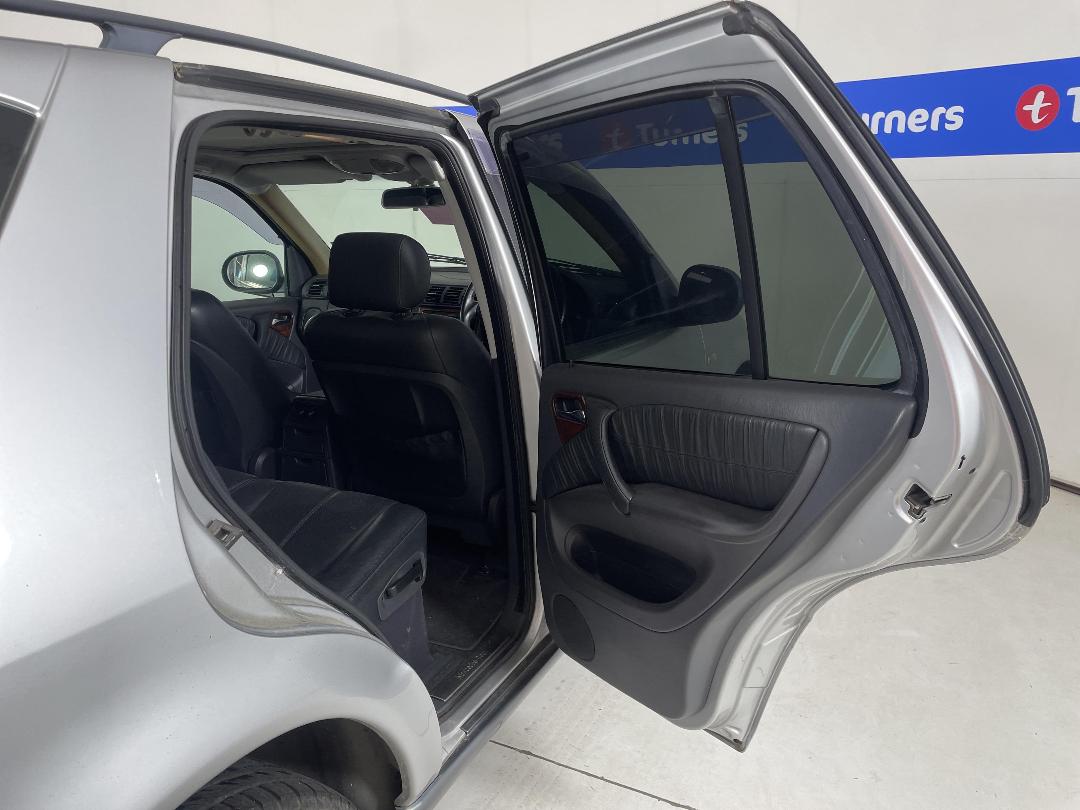 Photo '17' of Mercedes-Benz ML320 Photo '17' of Mercedes-Benz ML320