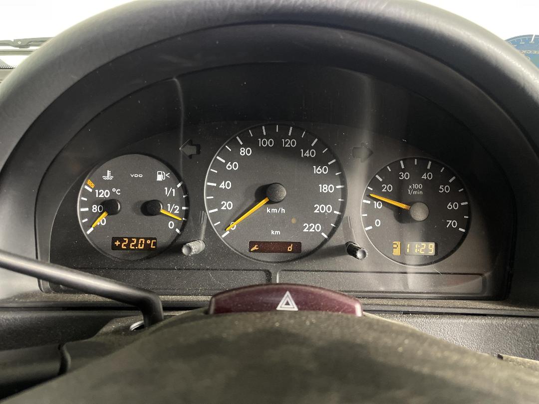 Photo '19' of Mercedes-Benz ML320 Photo '19' of Mercedes-Benz ML320